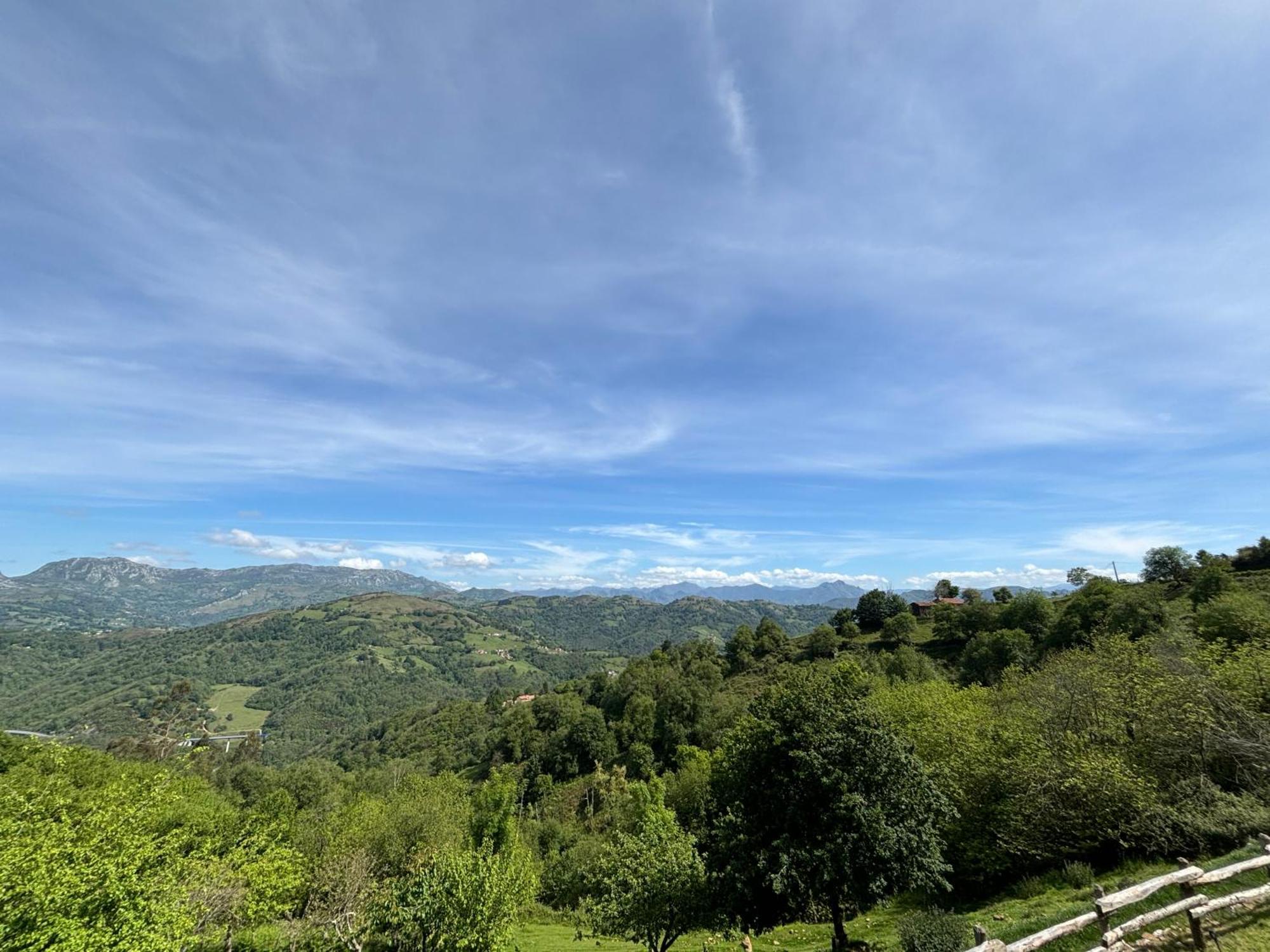 Almastur Rural Villa Pola de Siero Luaran gambar